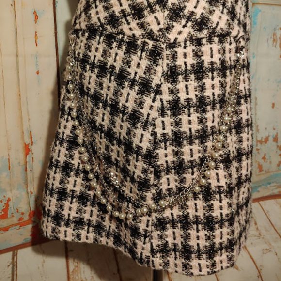Forever 21 plaid woven lined zipper skirt adorned pearl chain/size M/blk wht pnk - Picture 3 of 5